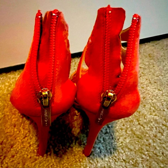 Jimmy choo coral with Swarovski crystal worn twice. very comfortable. No box - Picture 3 of 4